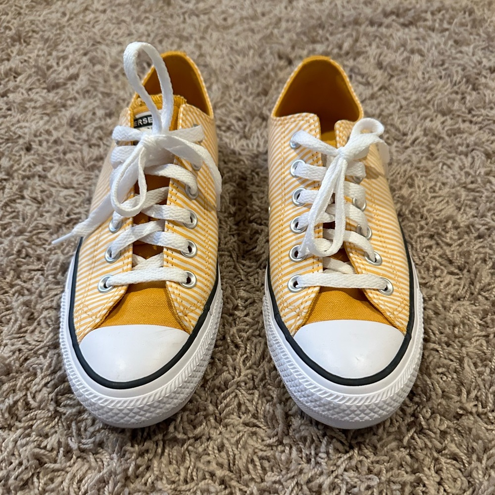 Yellow & White Converse Chuck Taylor Sneakers - Size 7.5, fit size 8